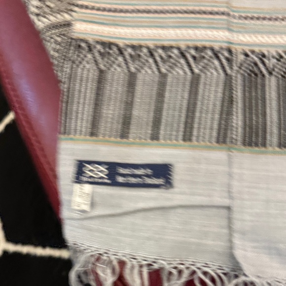 Intricate Patterned Table Runners - Picture 5 of 6